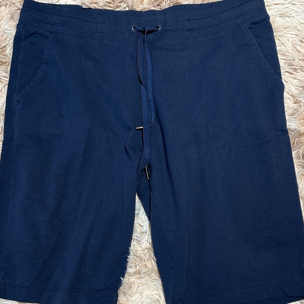 Eddie Bauer Dark Blue Women's Bermuda Shorts - Picture 2 of 3